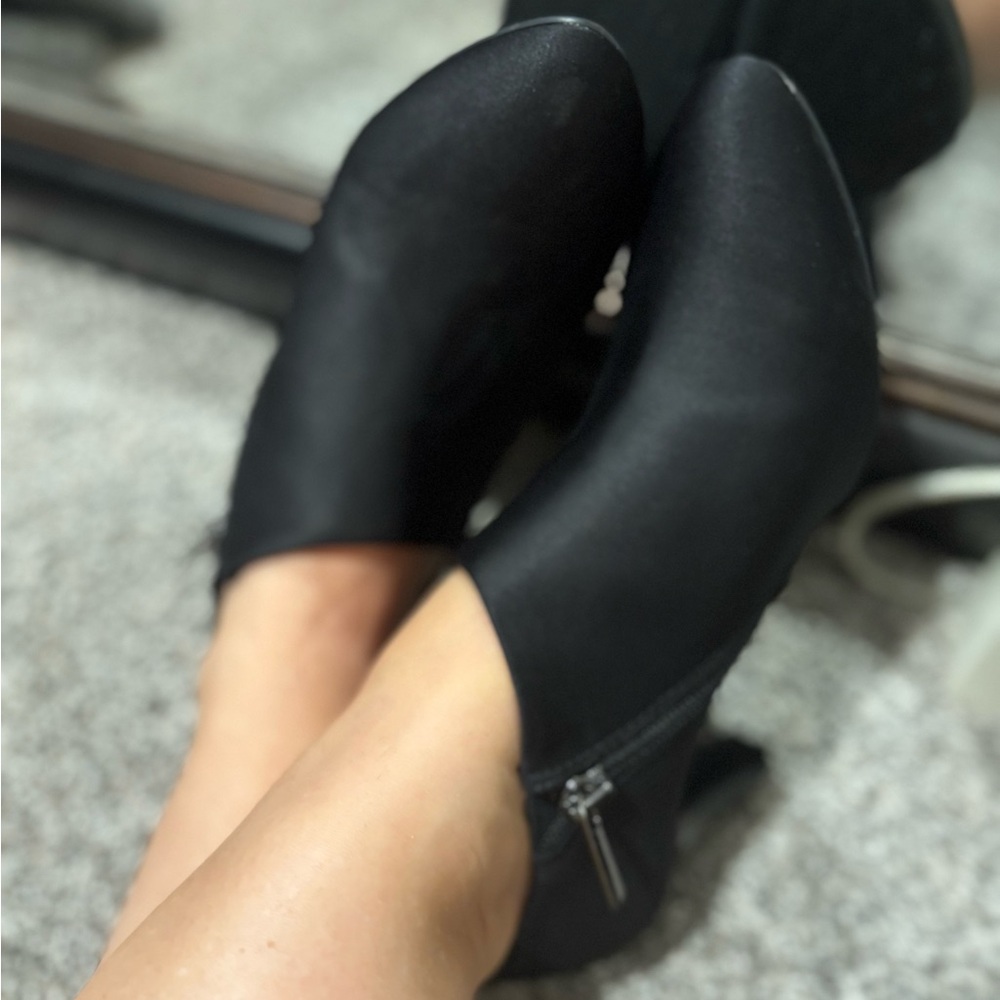 Bandolino Sleek Black Ankle Booties